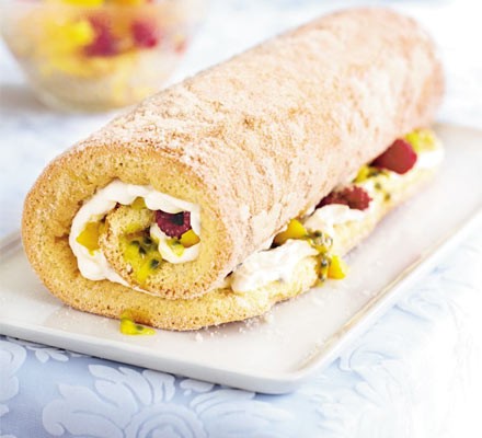 Mango roulade with raspberries