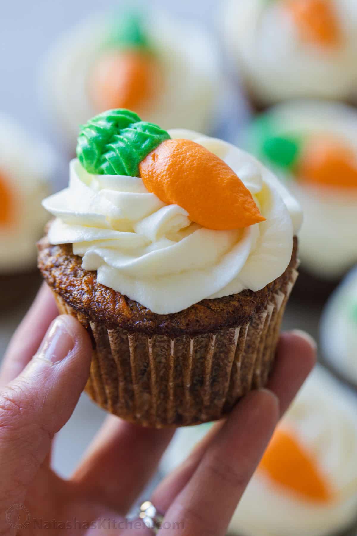 AMAZING CARROT CAKE CUPCAKES
