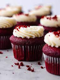 AMAZING RED VELVET CUPCAKES