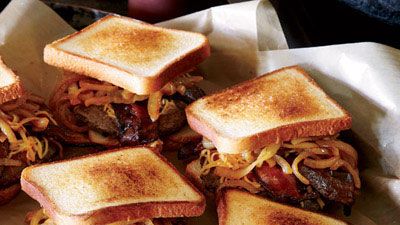 Bacon Burgers with Barbecue Sauce
