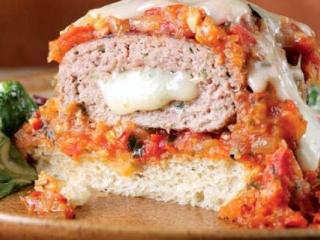 Mozzarella-Stuffed Turkey Burgers