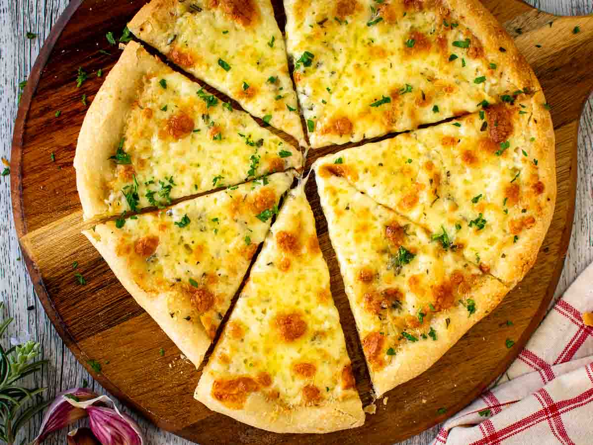 White Cheese Pizza with Garlic and Mozzarella